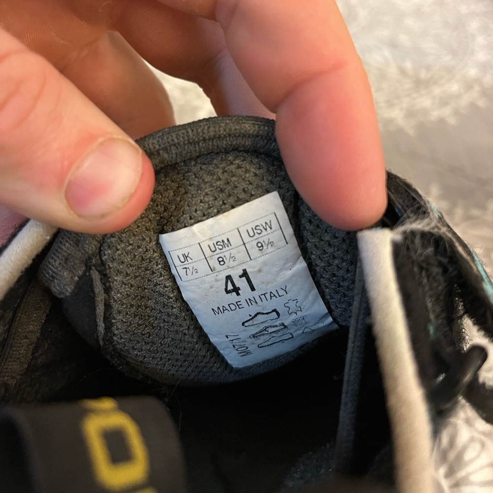 La Sportiva Miuras - image 3